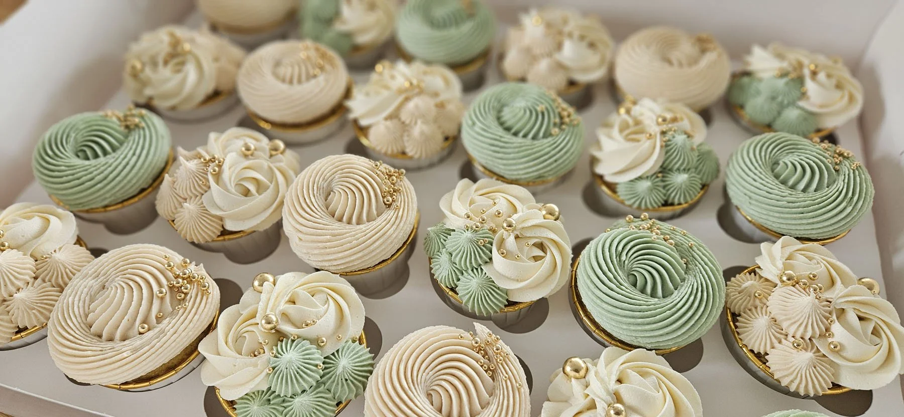 CK Bakes — wedding cake in Salisbury, Wiltshire (photo 7 of 8)