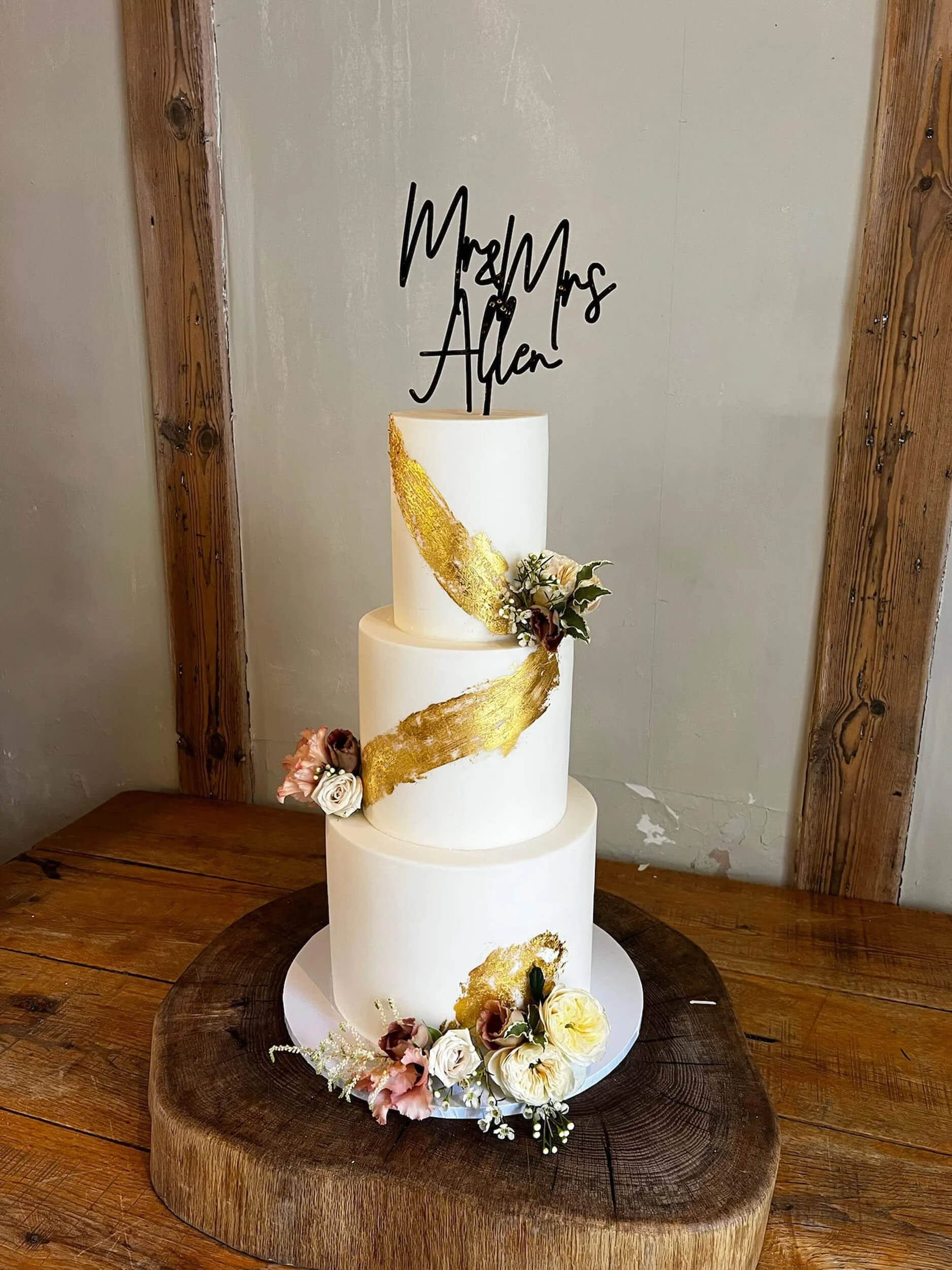 CK Bakes — wedding cake in Salisbury, Wiltshire (photo 4 of 8)
