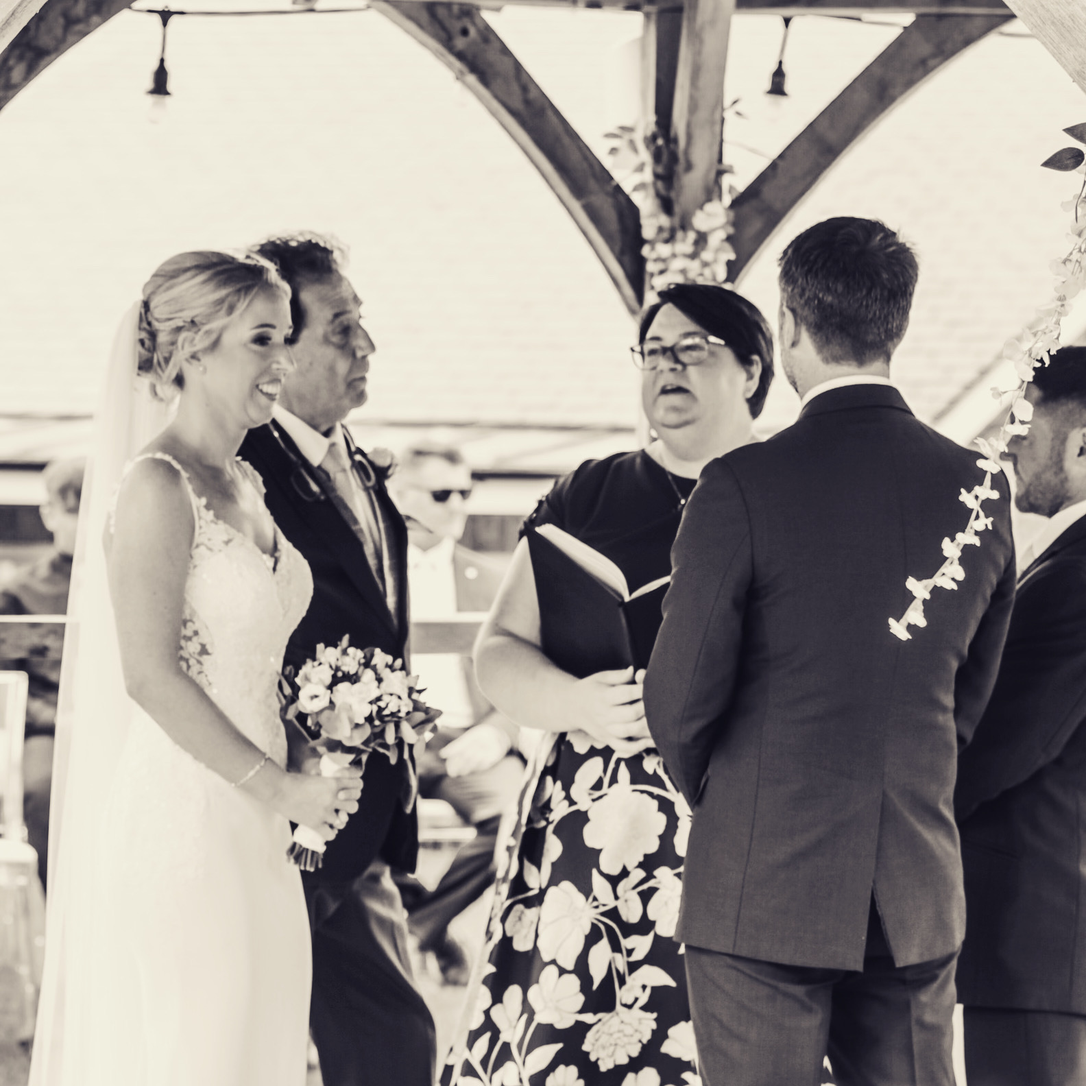 Shelley Bell Celebrant — wedding celebrant in Colchester, essex (photo 2 of 8)