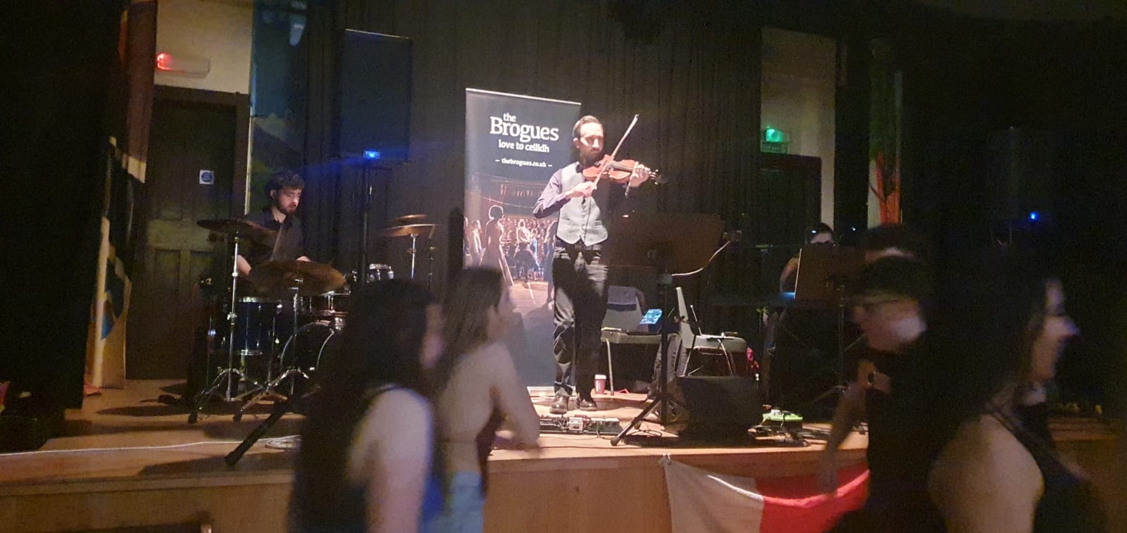The Brogues Ceilidh Band — wedding music in Gartcosh (photo 4 of 8)