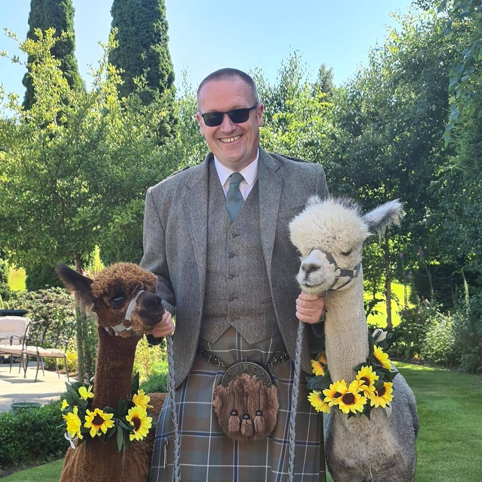 Craig Flowers IHC Celebrant — wedding celebrant in Falkirk (photo 4 of 8)