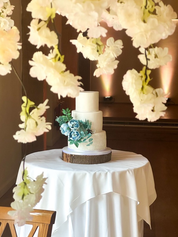 The Bake Boutique — wedding cake in Worcester, worcestershire (photo 5 of 8)
