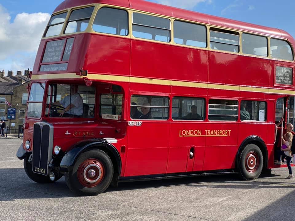 Yesteryear Coaches — wedding transport in Keighley (photo 3 of 4)