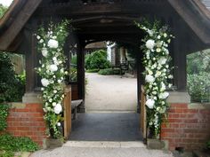 Bloom Bloom Wedding Florists — wedding florist in Exeter, devon (photo 7 of 8)