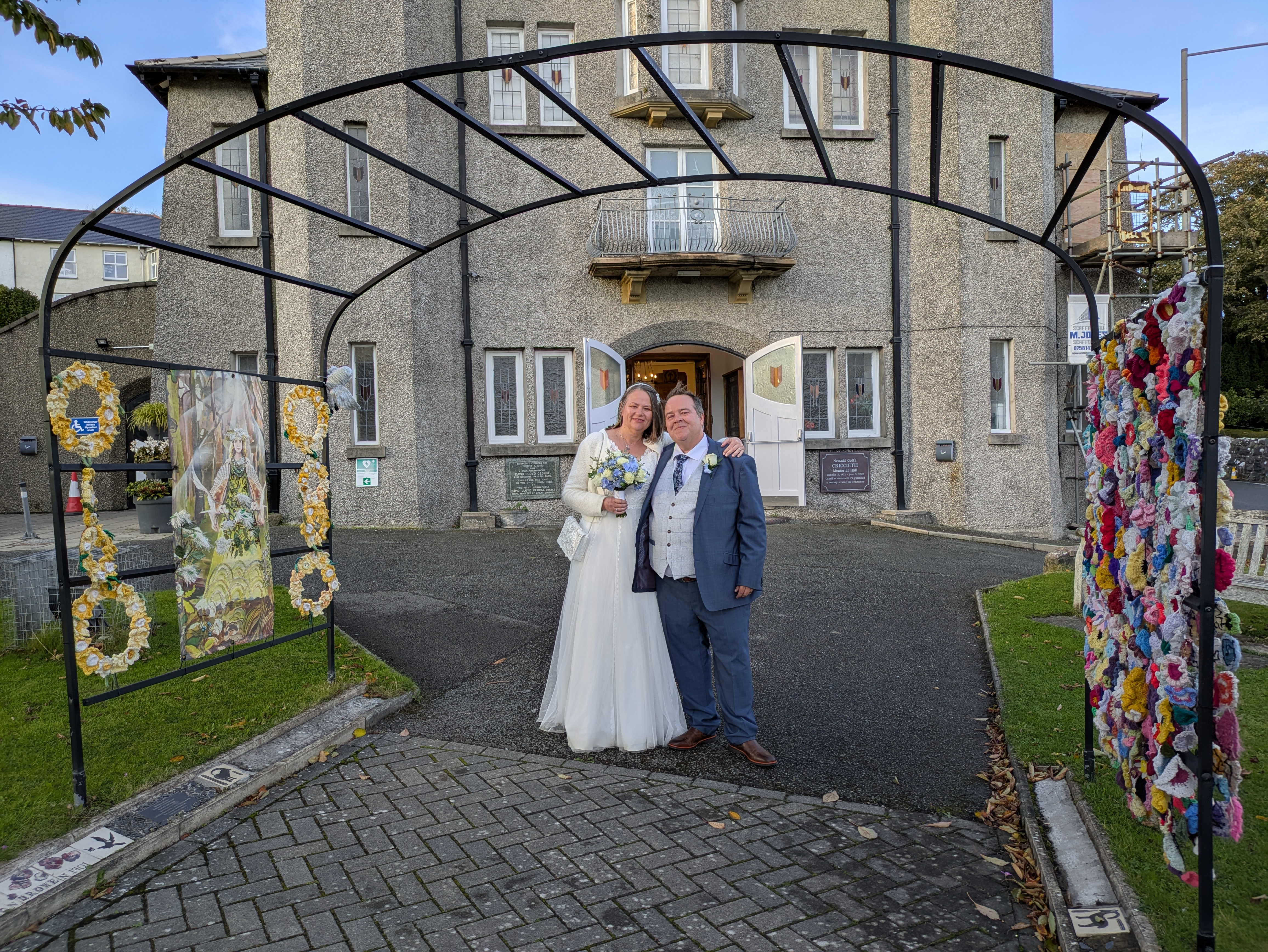 Neuadd Goffa Criccieth Memorial Hall — wedding venue in Criccieth, gwynedd (photo 5 of 8)