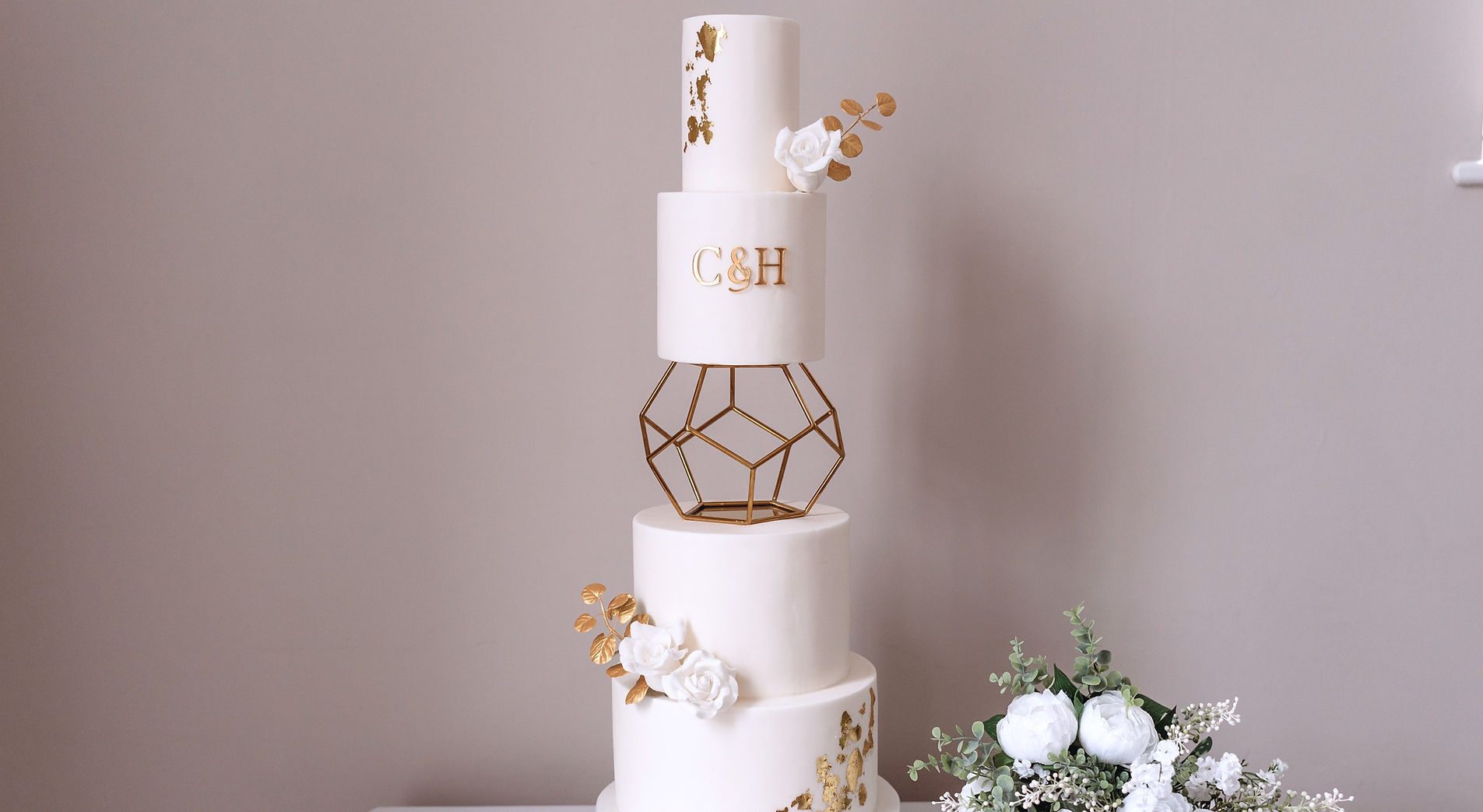 Primrose Cakes — wedding cake in Ipswich, Suffolk (photo 2 of 8)