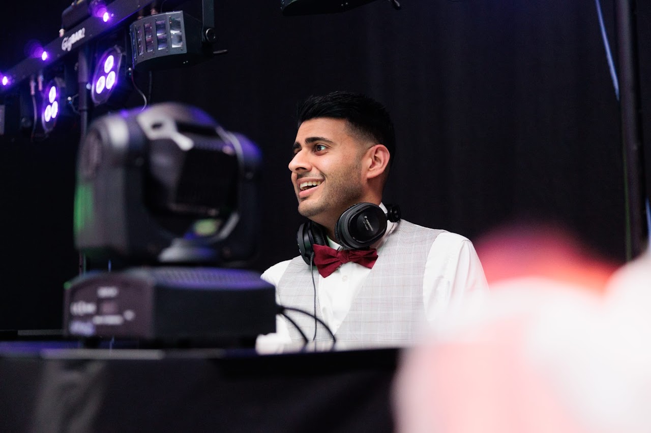Beats & Smiles — wedding dj in Nottingham (photo 8 of 8)
