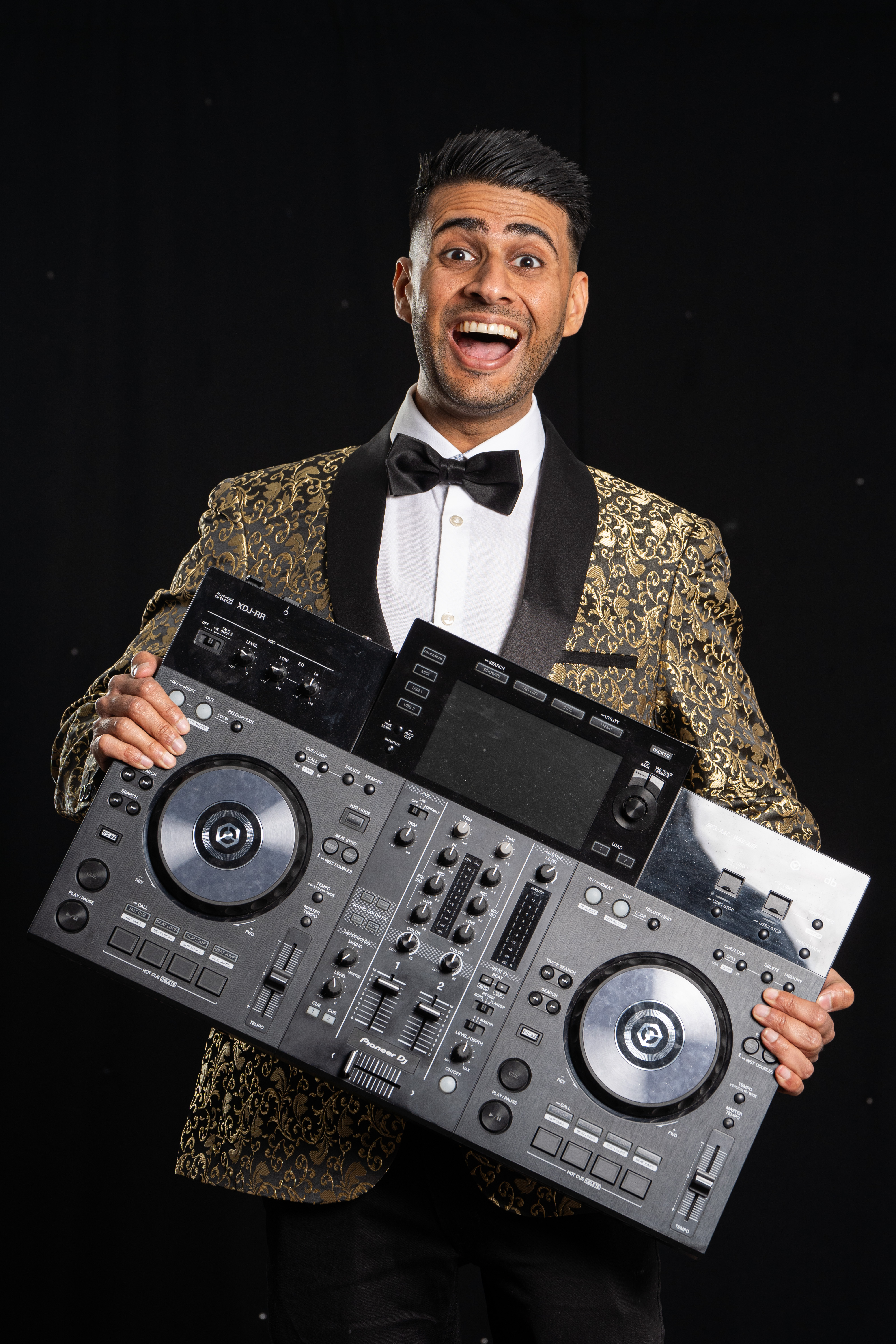 Beats & Smiles — wedding dj in Nottingham (photo 7 of 8)