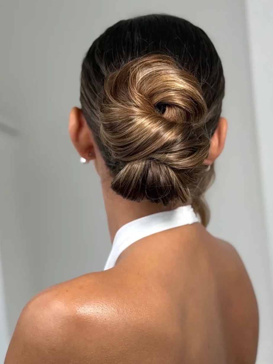 Sabrina Duparcq Hair Artistry — wedding hair makeup in Hampshire, Hampshire (photo 2 of 8)