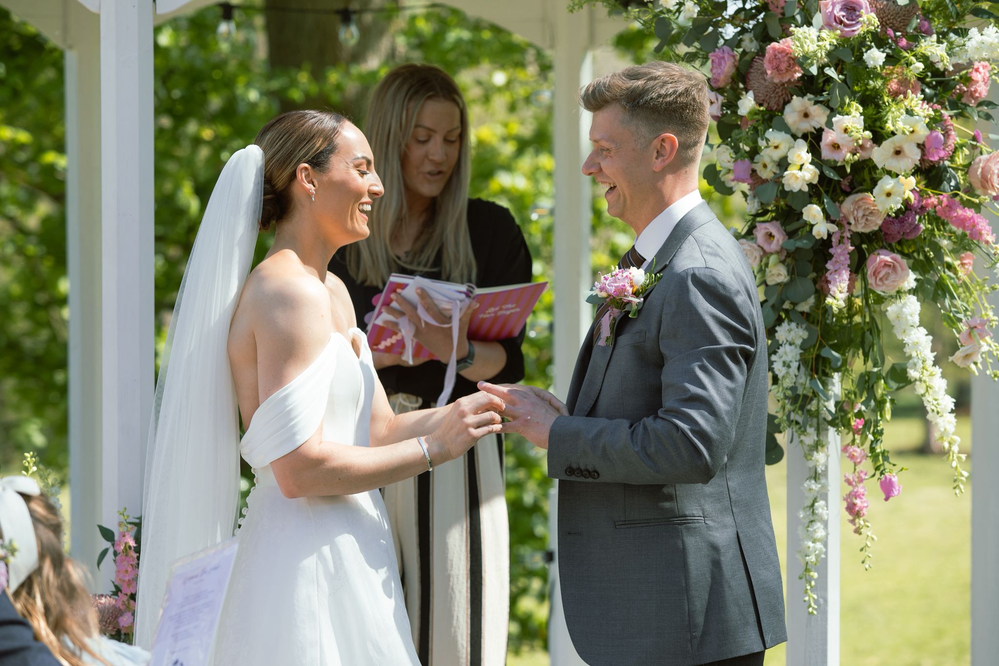 Rebecca Worrall - Independent Celebrant — wedding celebrant in Dronfield, derbyshire (photo 3 of 8)