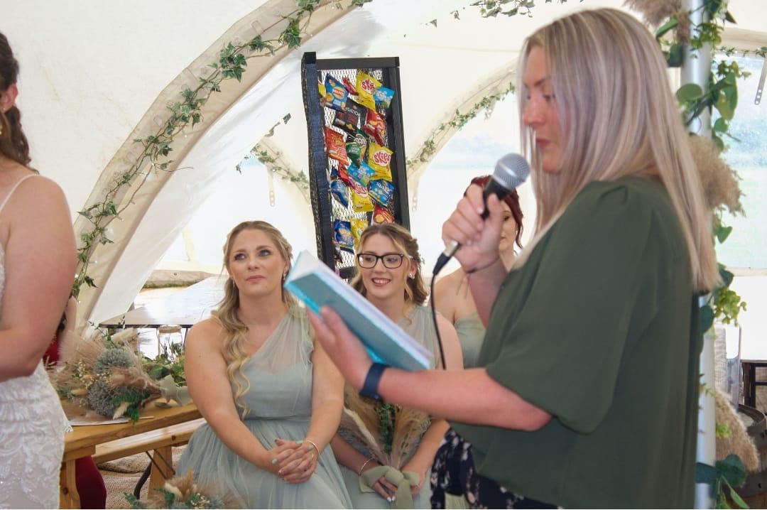 Rebecca Worrall - Independent Celebrant — wedding celebrant in Dronfield, derbyshire (photo 7 of 8)