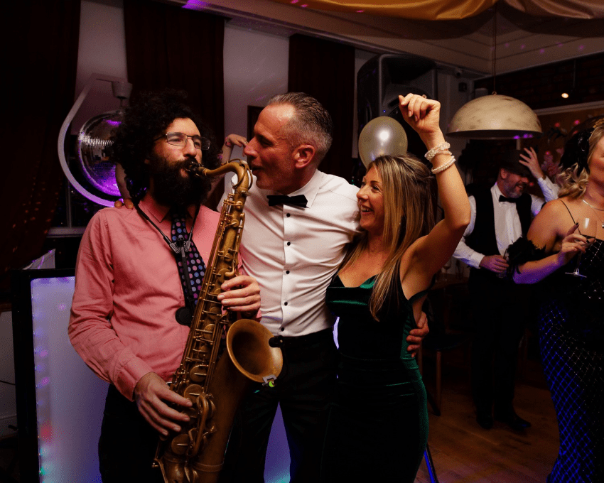 Dave Colebourn Saxes — wedding music in Bristol, bristol (photo 5 of 8)