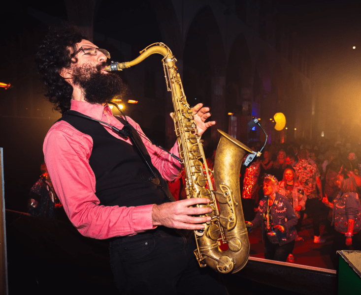 Dave Colebourn Saxes — wedding music in Bristol, bristol (photo 2 of 8)