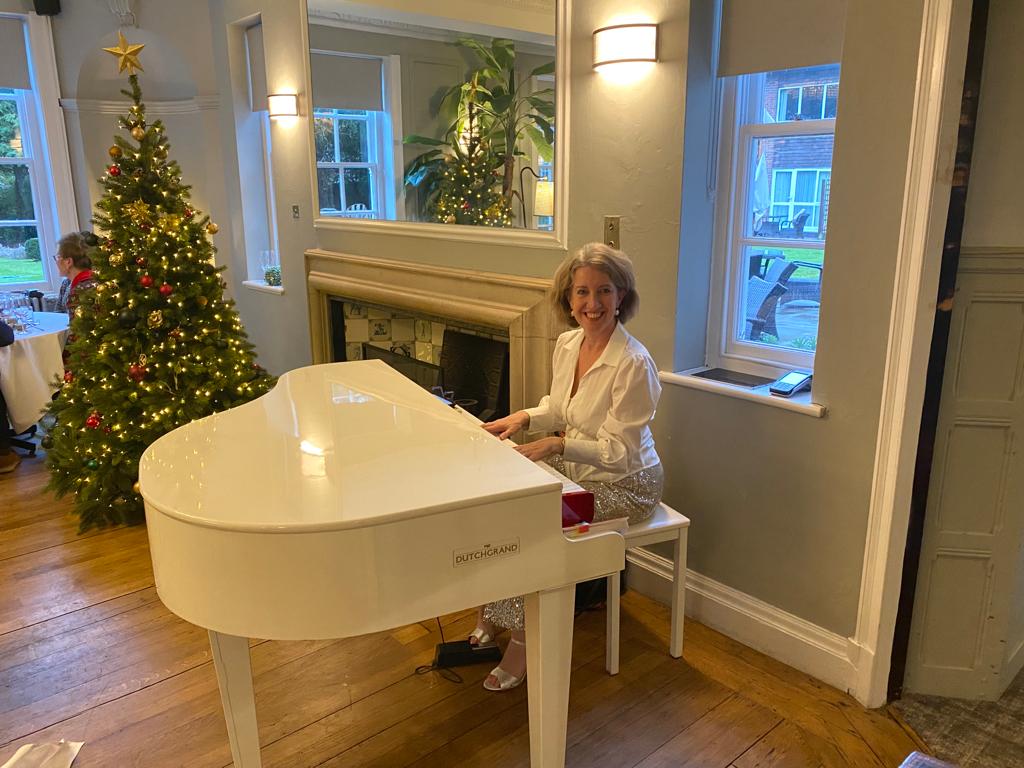 Sandra Lambert (Piano Perfection) - Wedding Pianist — wedding music in Farnham, surrey (photo 8 of 8)