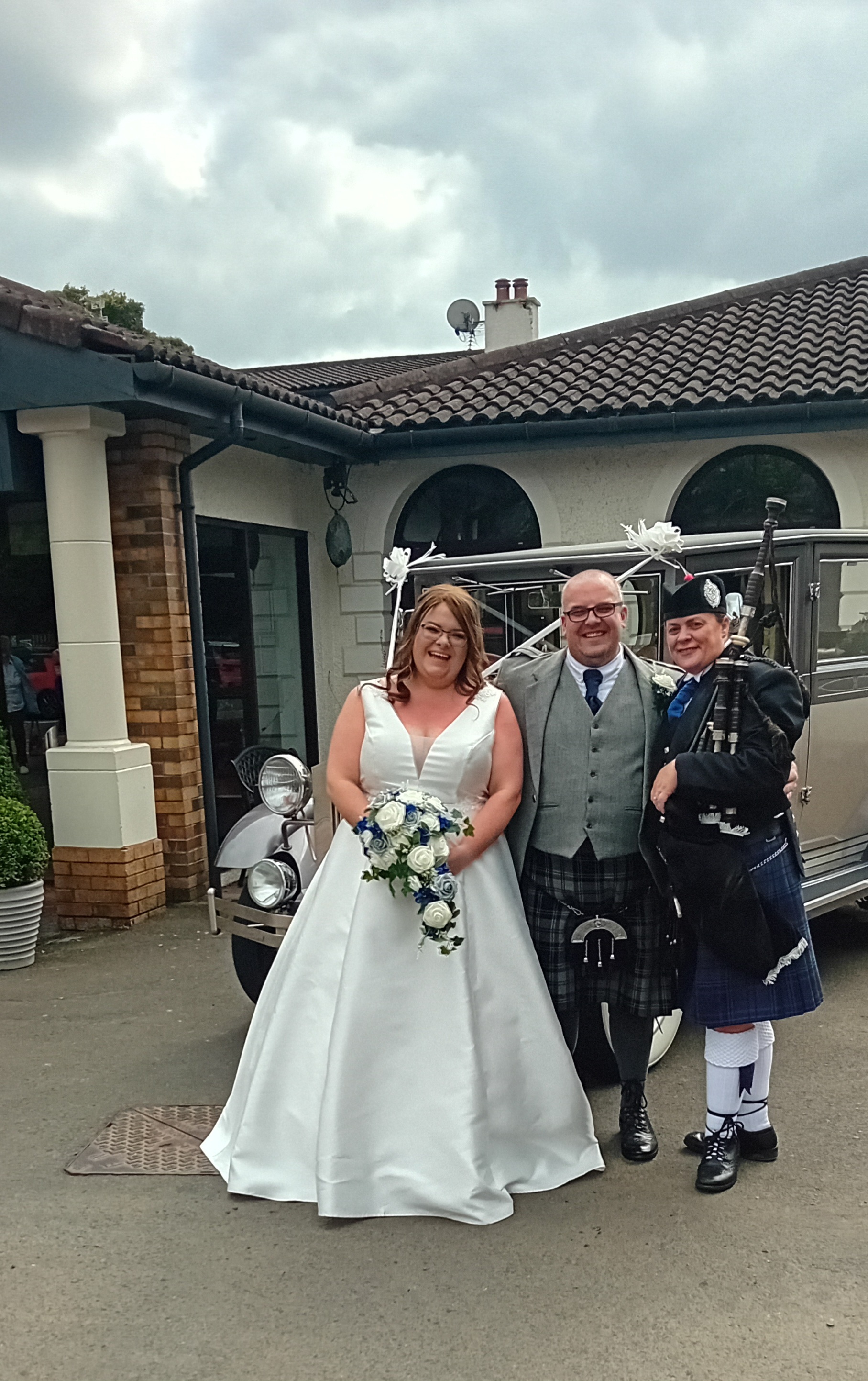 Pipers for Weddings  — wedding music in Airdrie (photo 5 of 7)